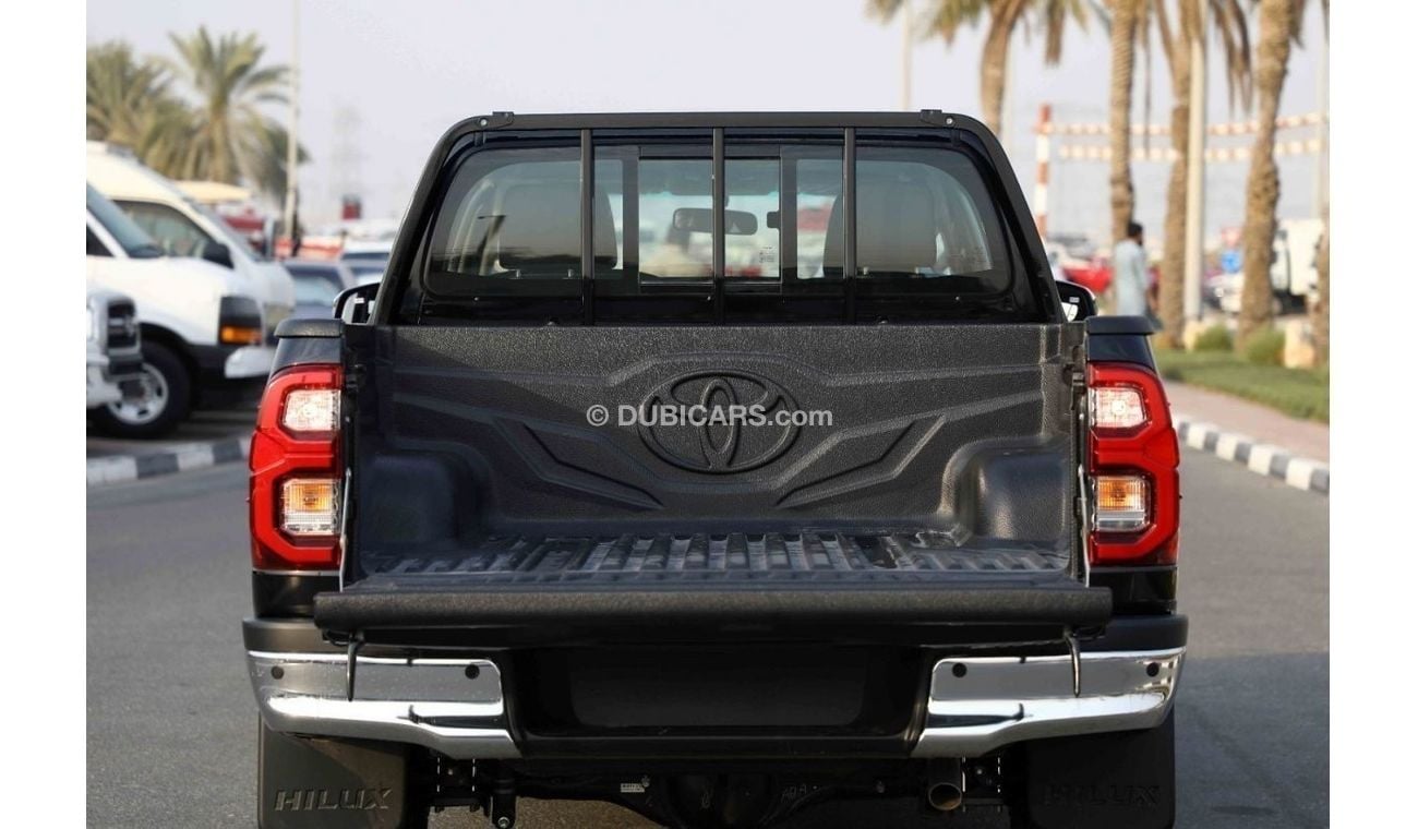 Toyota Hilux 2023 Toyota Hilux 4x4 DC 2.8 SR5 - Black inside black | Export Only