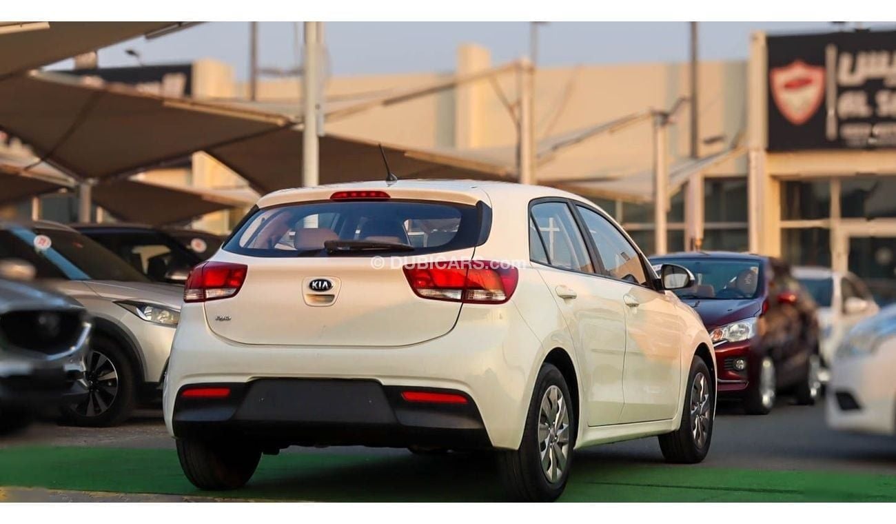 كيا ريو LX 1.6L Hatchback Kia Rio 1.6L 2019 GCC accident free in excellent condition 513 P.M