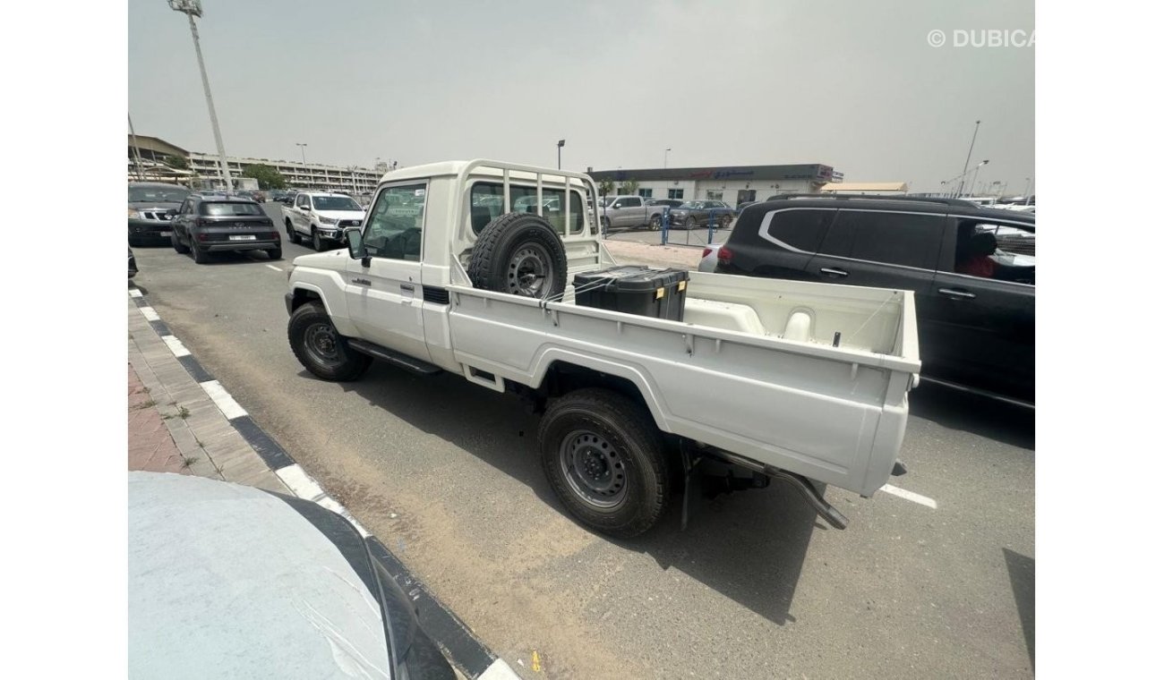 تويوتا لاند كروزر بيك آب TOYOTA LAND CRUISER 4.2L SINGLE CAB PICKUP