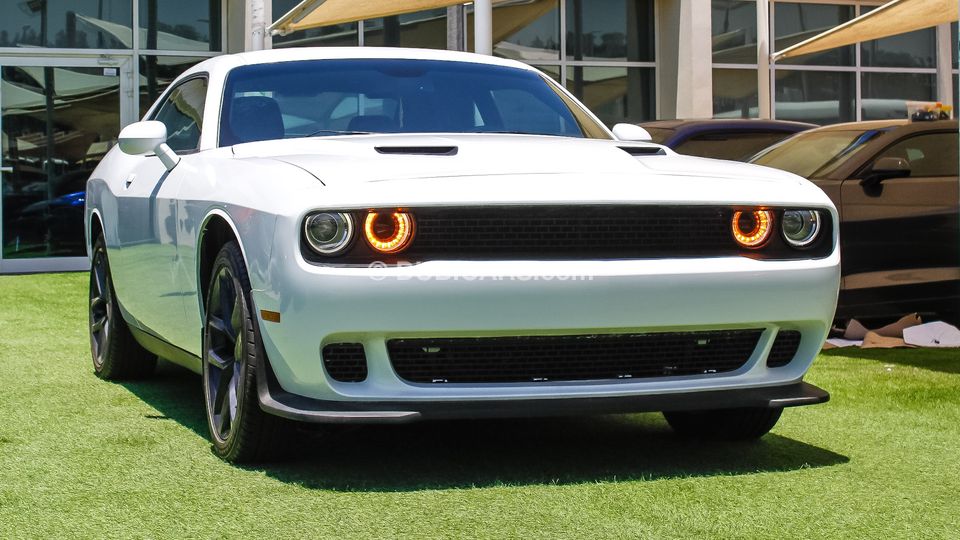 Dodge challenger v6