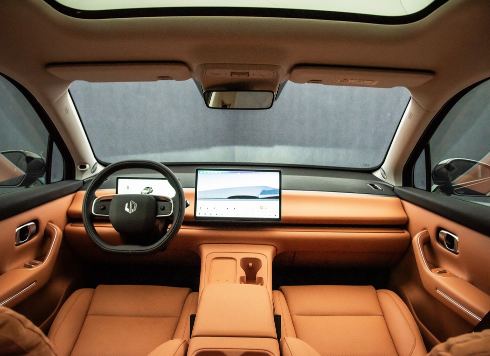 ليب موتور C10 interior - Cockpit