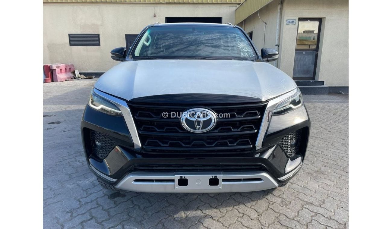 تويوتا فورتونر Toyota Fortuner 4.0L VXR , Black Interior