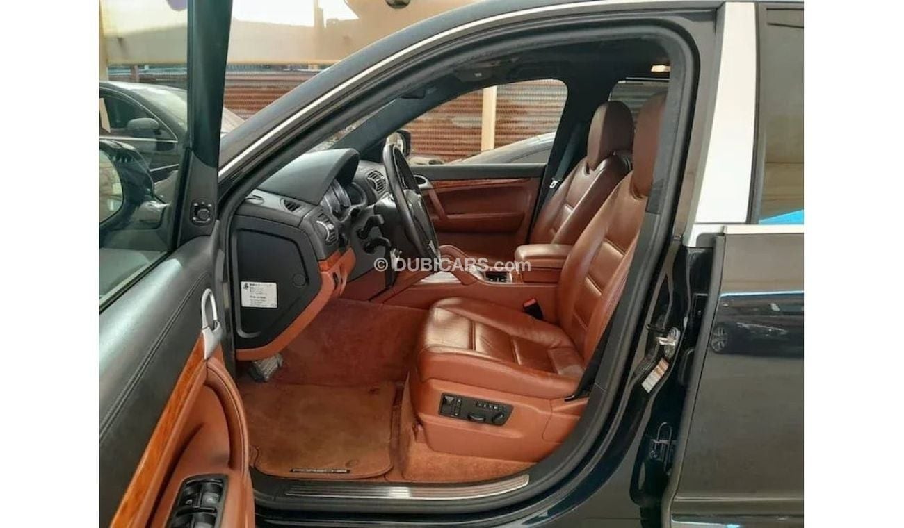 Porsche Cayenne PORSCHE CAYENNE TURBO 4.8L 2008 WITH ELECTRIC LEATHER SEATS, T.V NAVIGATION AND MUCH MORE...