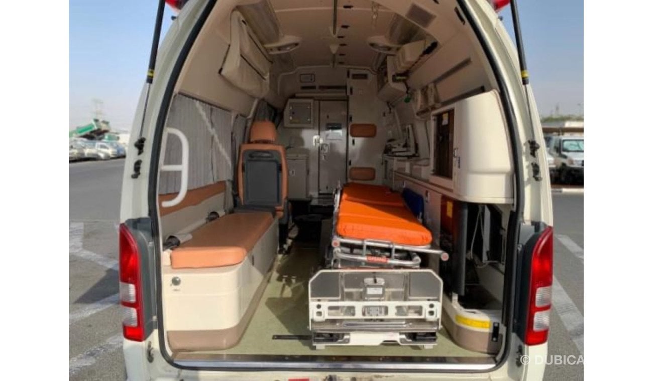 تويوتا هاياس Toyota hiace ambulance 2012