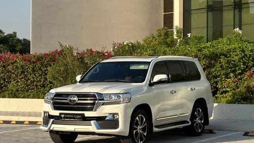 Toyota Land Cruiser Toyota Land Cruiser VXR Full option  GCC  Under Warranty  Full Service History