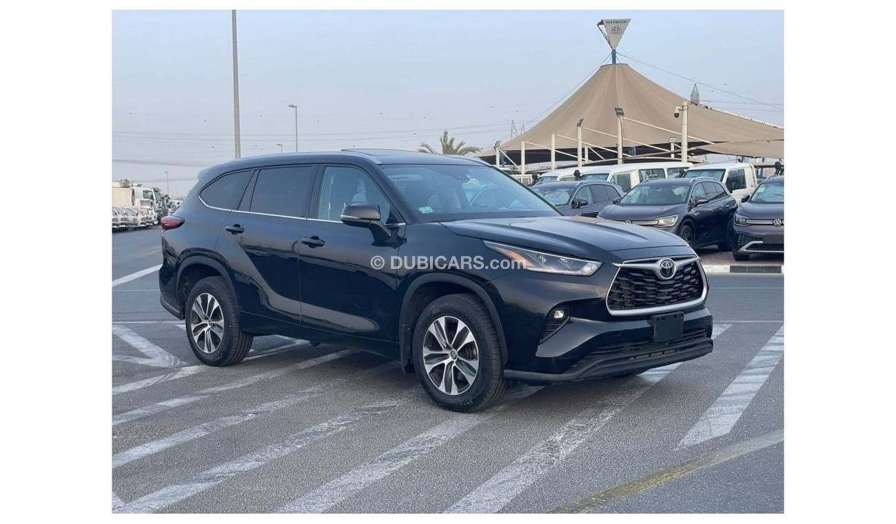 تويوتا هايلاندر 2021 Toyota Highlander XLE 4x4 All Wherl Drive 3.5L V6 /