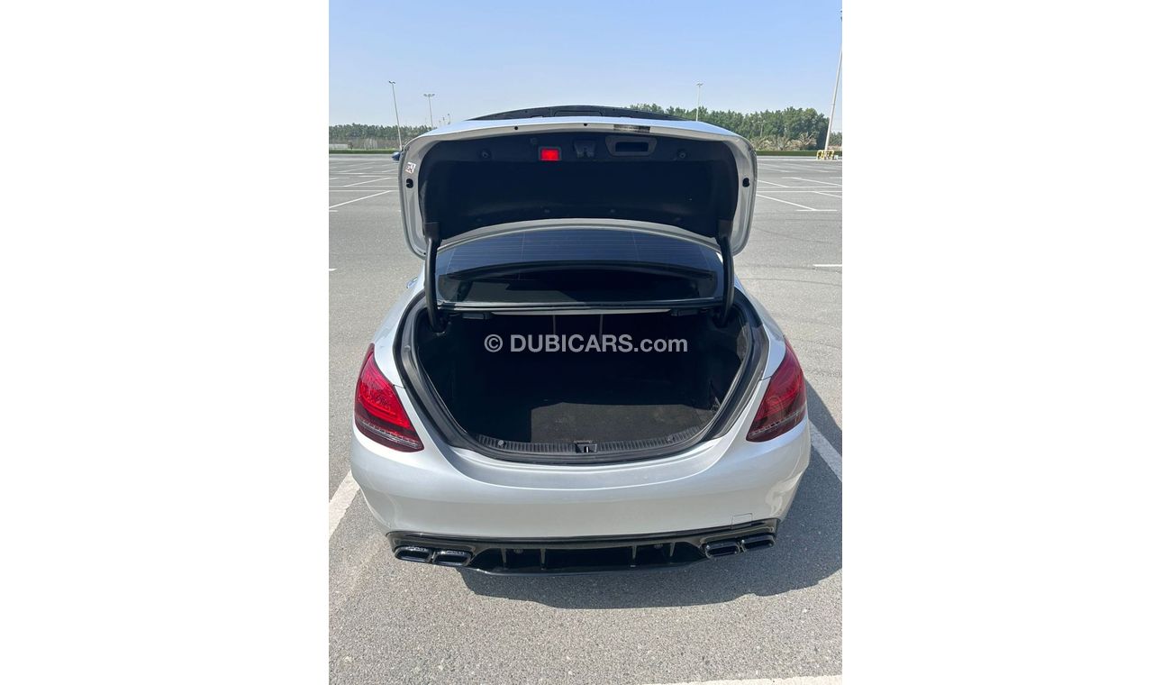 Mercedes-Benz C 300 Luxury 2.0L warranty one year