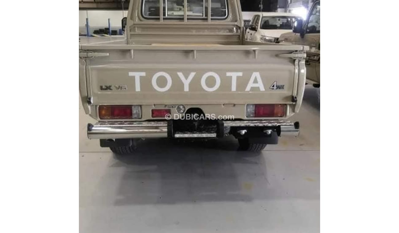 تويوتا لاند كروزر بيك آب 2024 TOYOTA LAND CRUISER PICK UP 4.0L NEW SHAPE PETROL AUTOMATICZERO KM