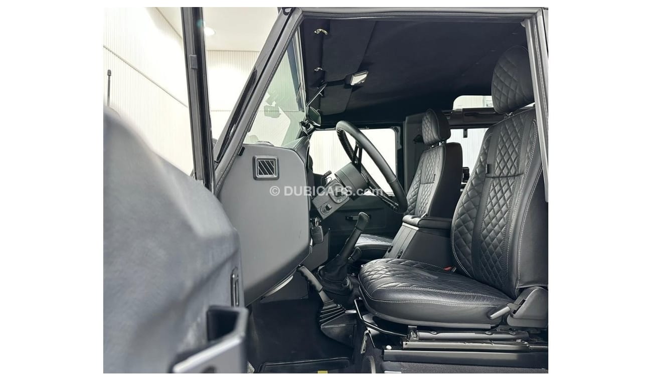 لاند روفر ديفندر 2013 Land Rover Defender 90 Manual Transmission, Service History, Fully Upgraded, GCC