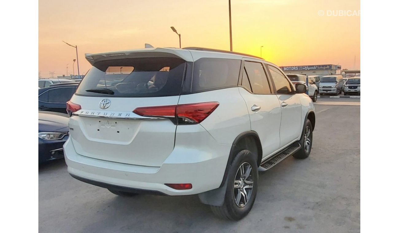 تويوتا فورتونر TOYOTA FORTUNER EXR ( PETROL )