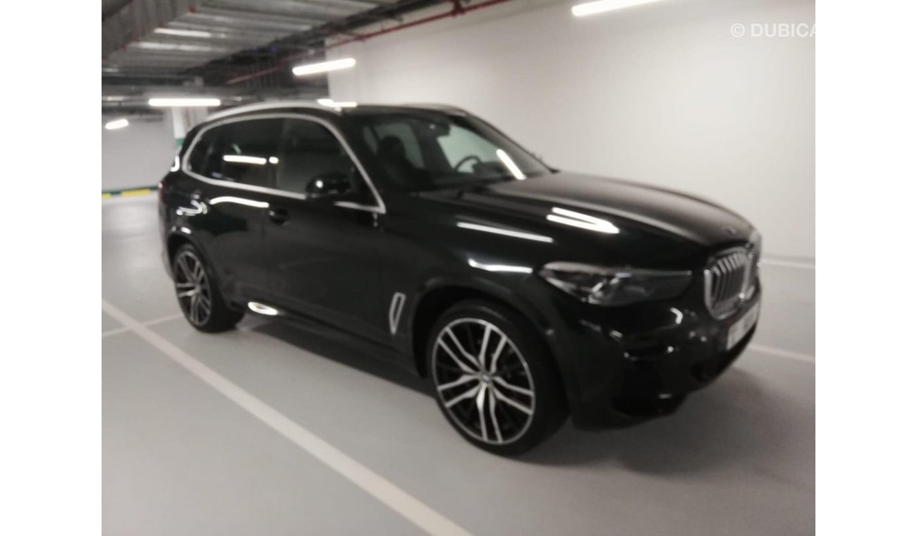 BMW X5 2023 M KIT X DRIVE I 40| Warranty | 15200 KM, the best price  in the market for  sale