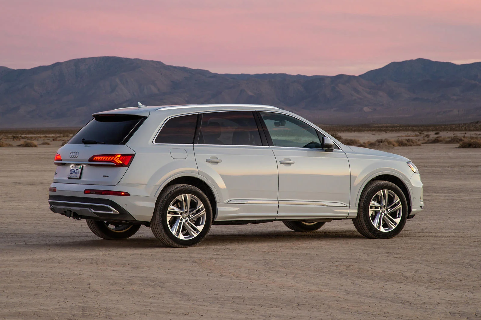 Audi SQ7 exterior - Side Profile