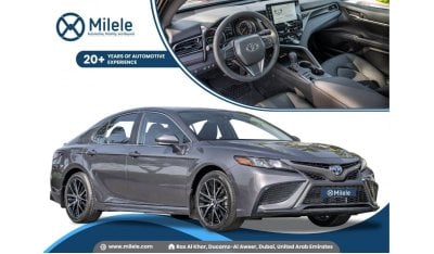 Toyota Camry SE 2.5L HYBRID: MOONROOF, HEATED SEATS, WIRELESS CHARGER, KEYLESS ENTRY