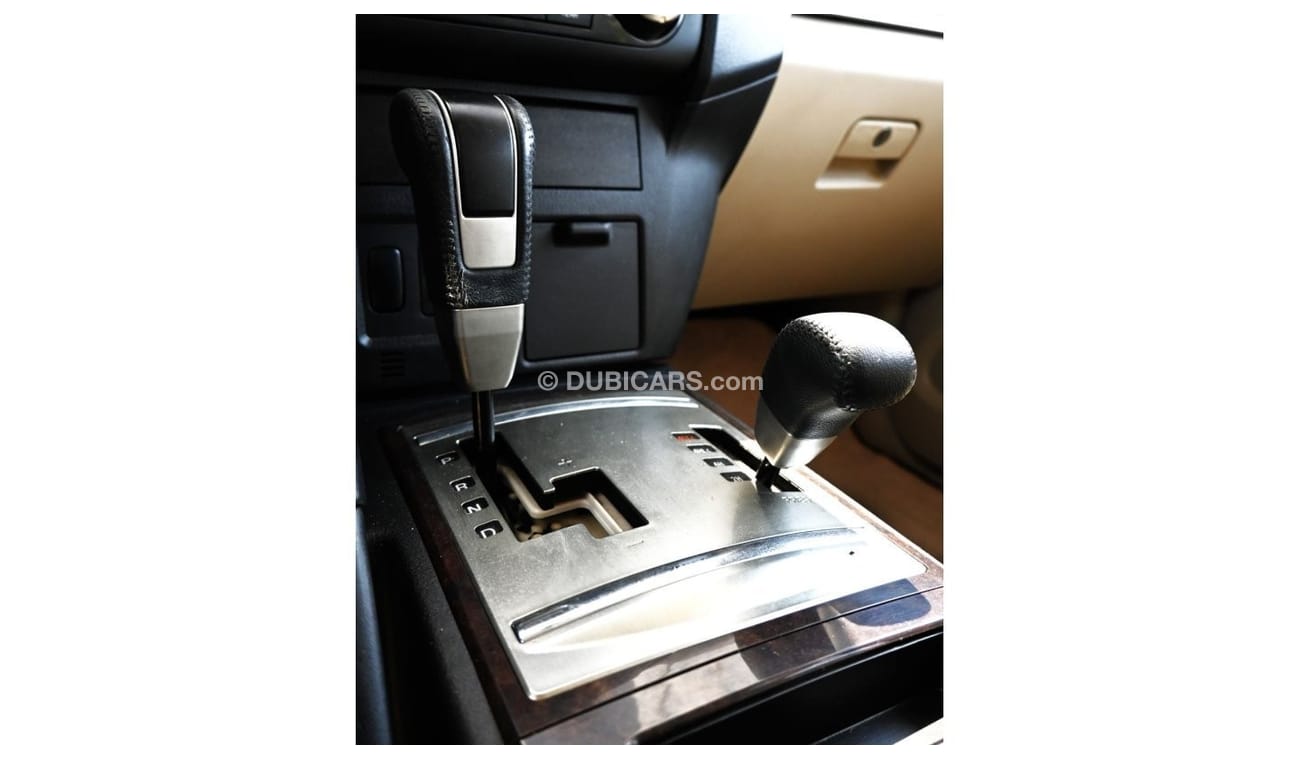 Mitsubishi Pajero GLS Top Mitsubishi Pajero 2013 GCC in excellent condition, inside and out