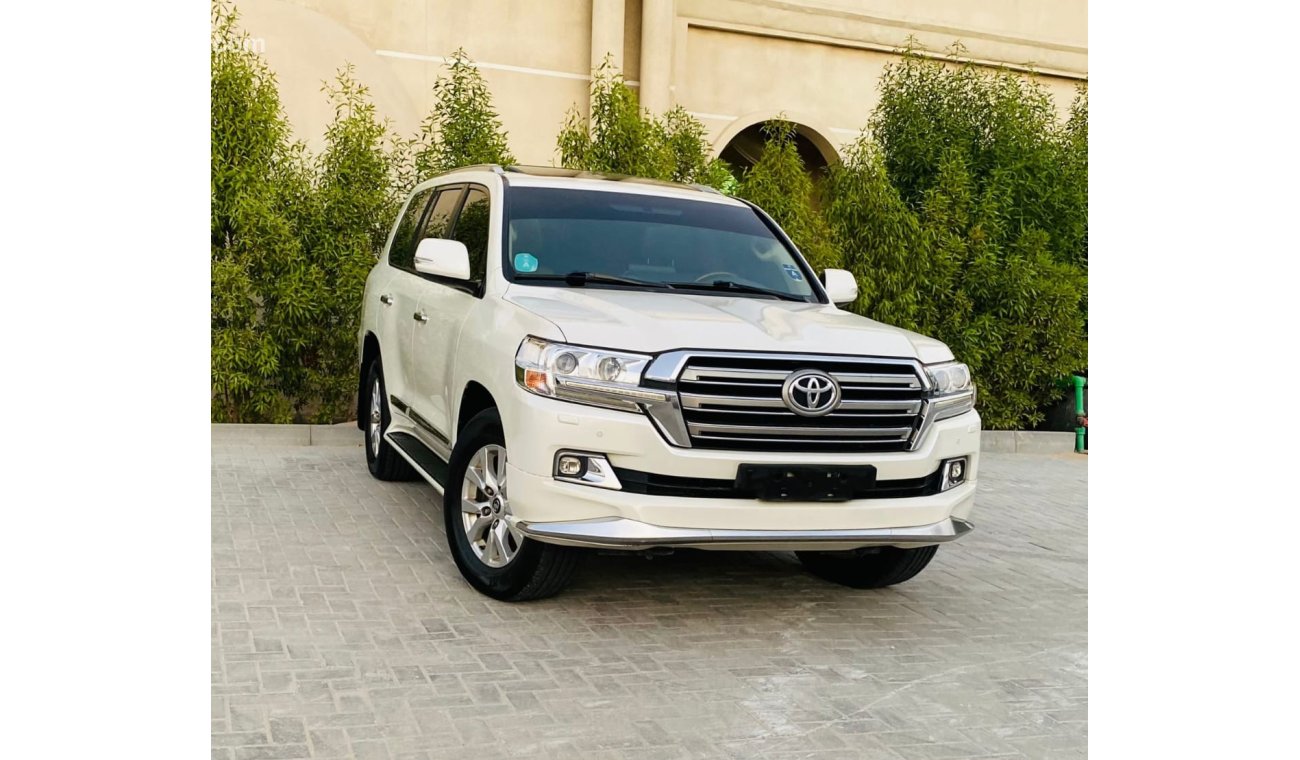 Toyota Land Cruiser GXR Good condition car gcc