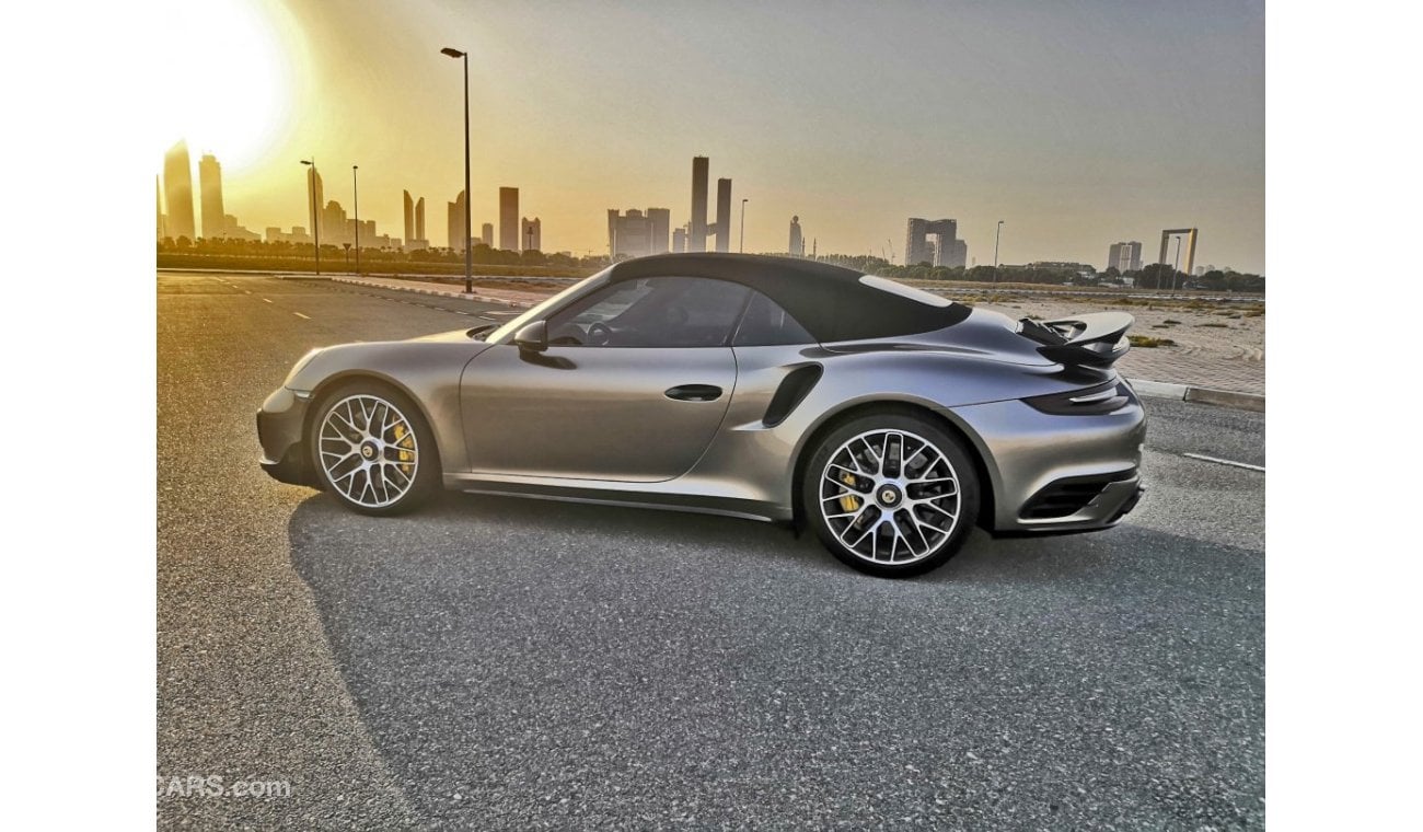 Porsche 911 3.8L (560 HP) Convertible