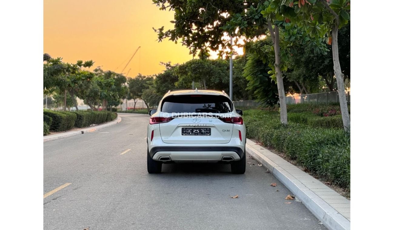 Infiniti QX50 2.0T Luxe (AWD)