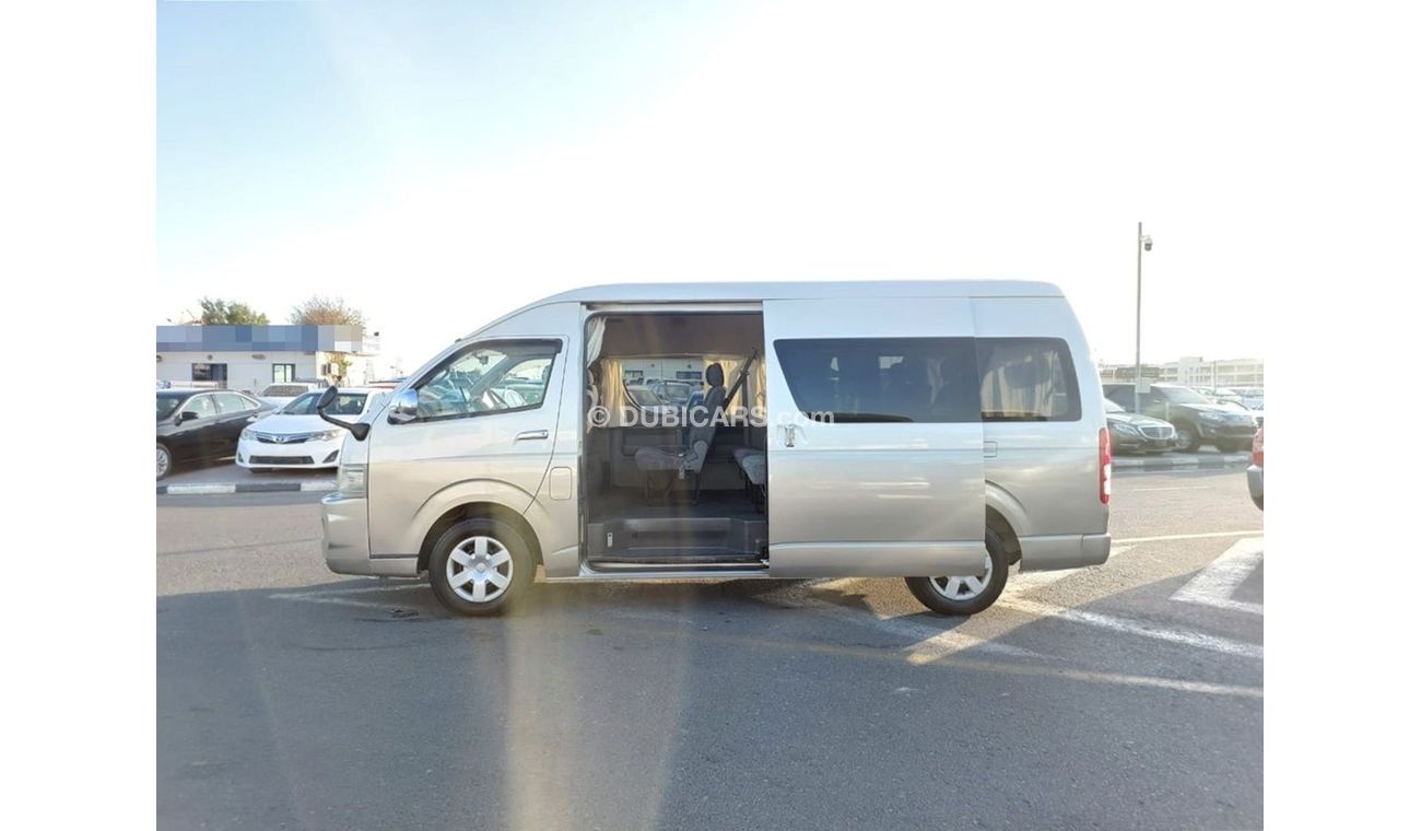 تويوتا هاياس TOYOTA HIACE COMMUTER VAN RIGHT HAND DRIVE(PM01634)