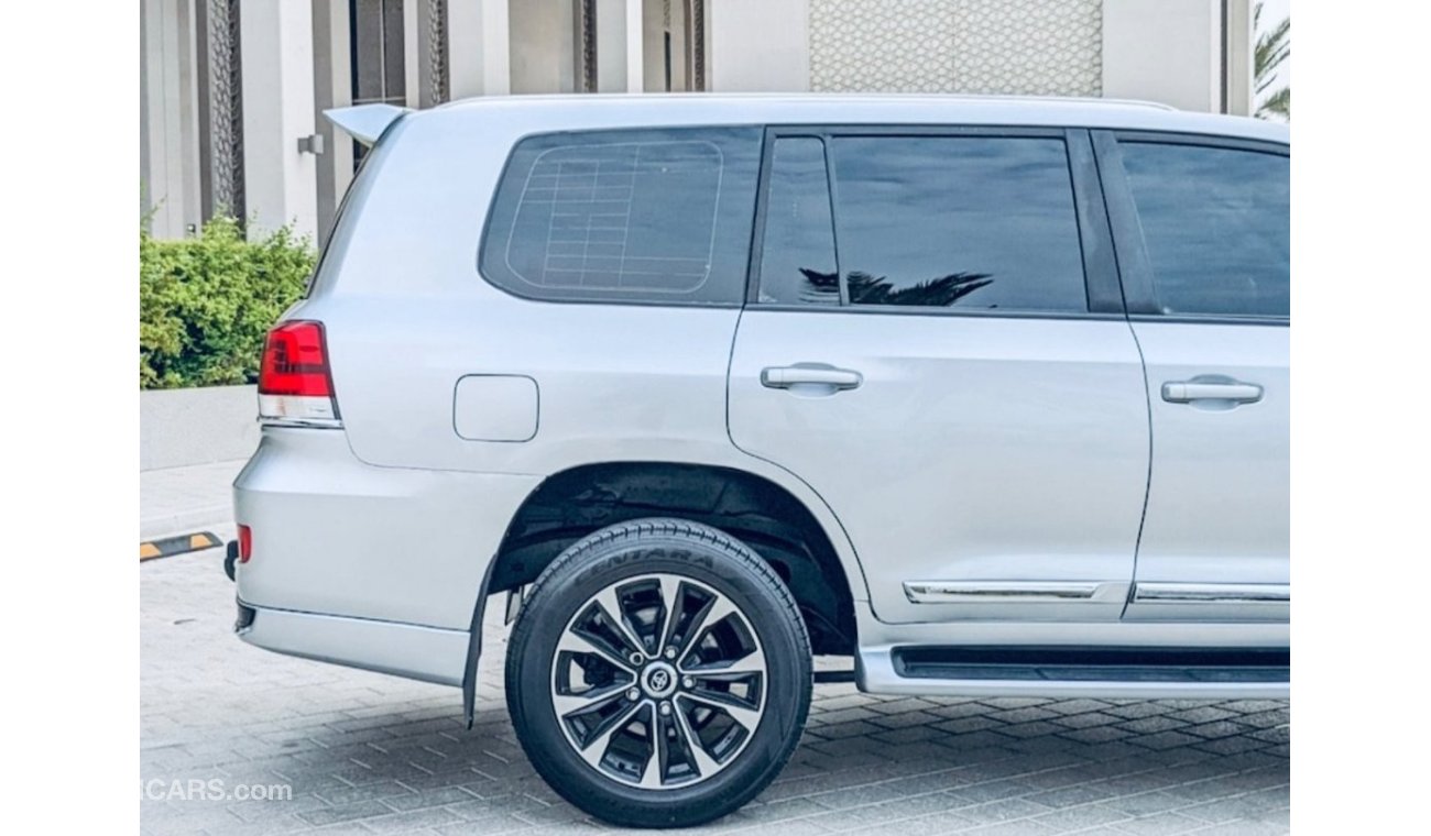 تويوتا لاند كروزر Toyota landcuriser 2019 GXR V6  Petrol  Left  Hand Drive Excellent Condition