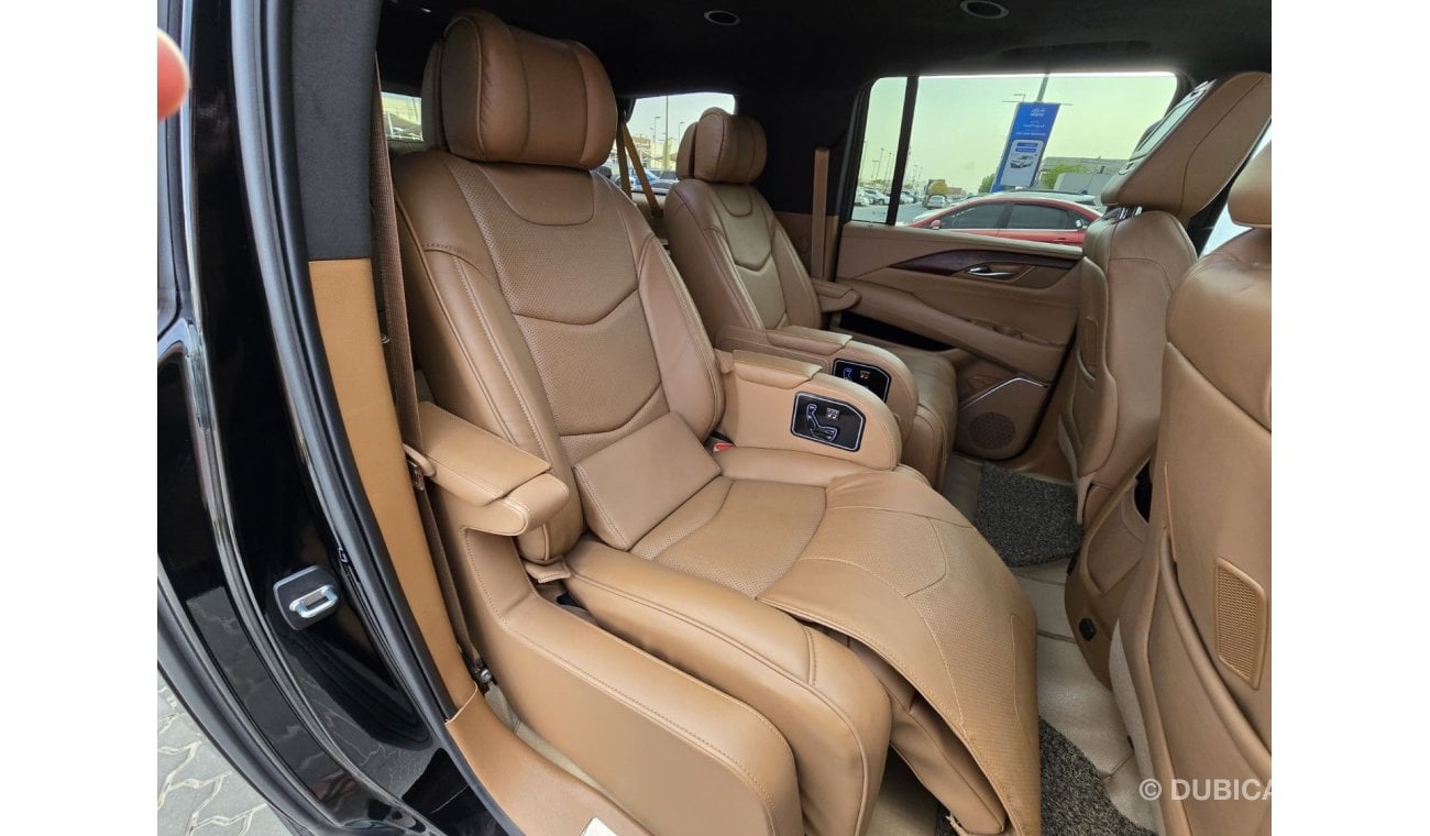 Cadillac Escalade ESCALADE ESV PLATINUM 2017 // VIP SEATS // PERFECT CONDITION