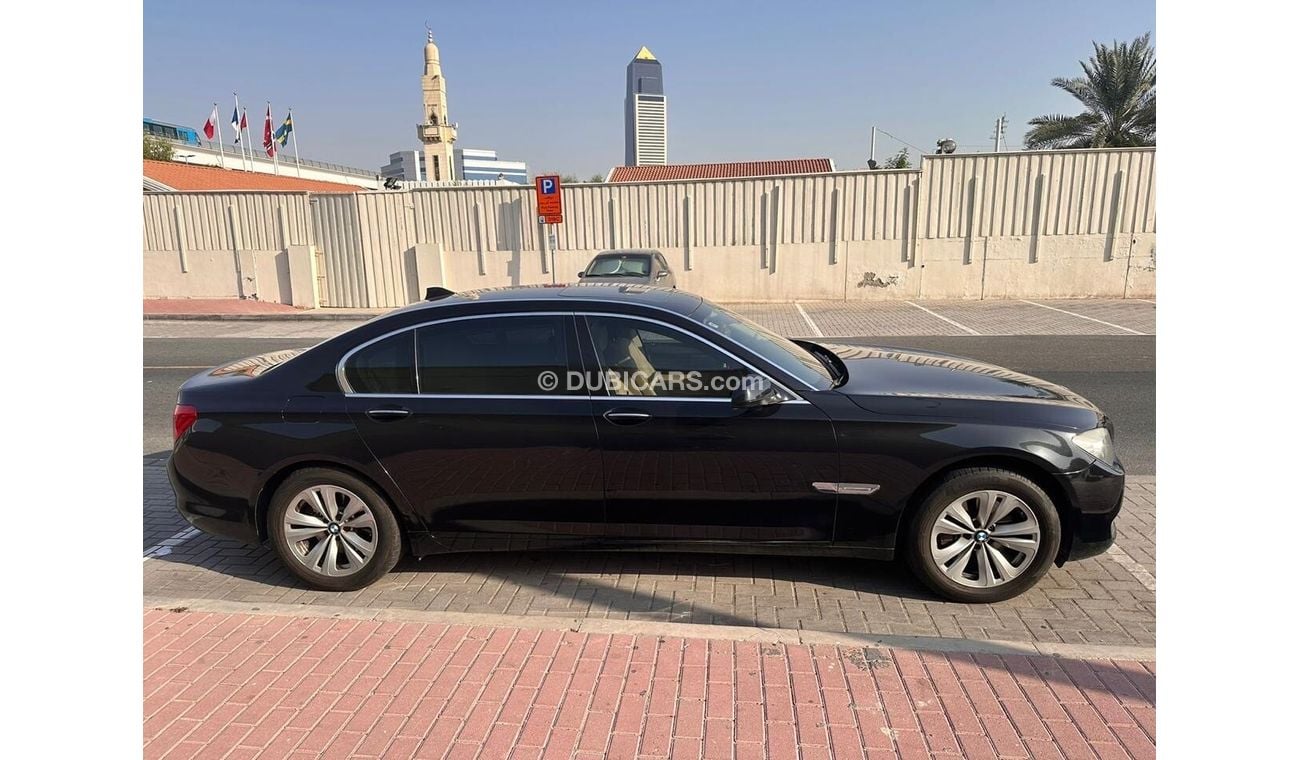 بي أم دبليو 730Li