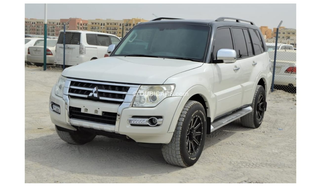 Mitsubishi Pajero Full option clean car