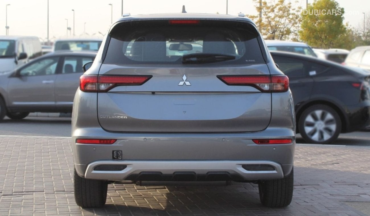 Mitsubishi Outlander OUTLANDER 2.5L 4WD WHITE