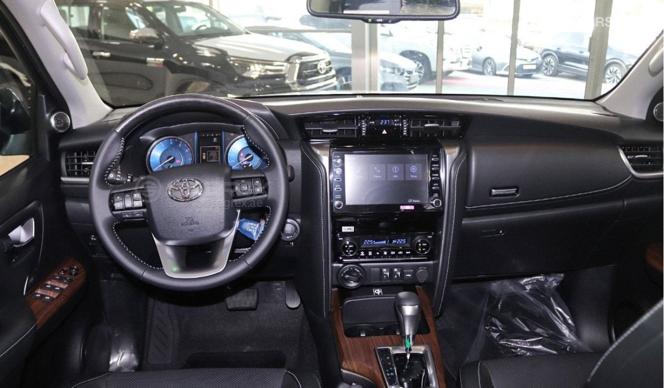 Toyota Fortuner FULL OPTION 4.0L PETROL V6