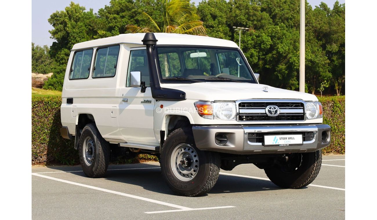 تويوتا لاند كروزر هارد توب 70 Series | 4x4, V6, 4.0L, 3Door | GCC