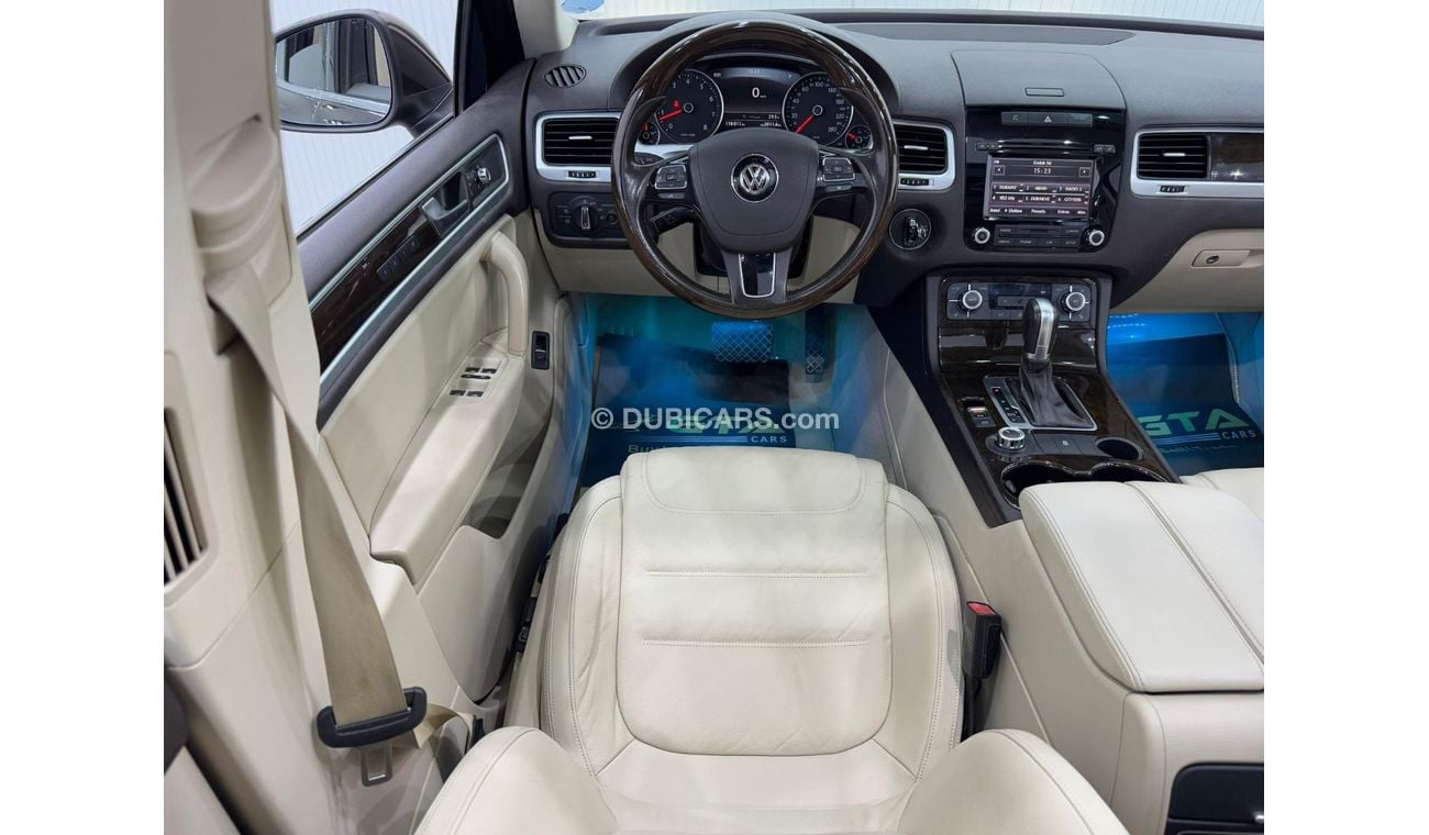 فولكس واجن طوارق 2015 Volkswagen Touareg, Excellent Condition, Service History, GCC