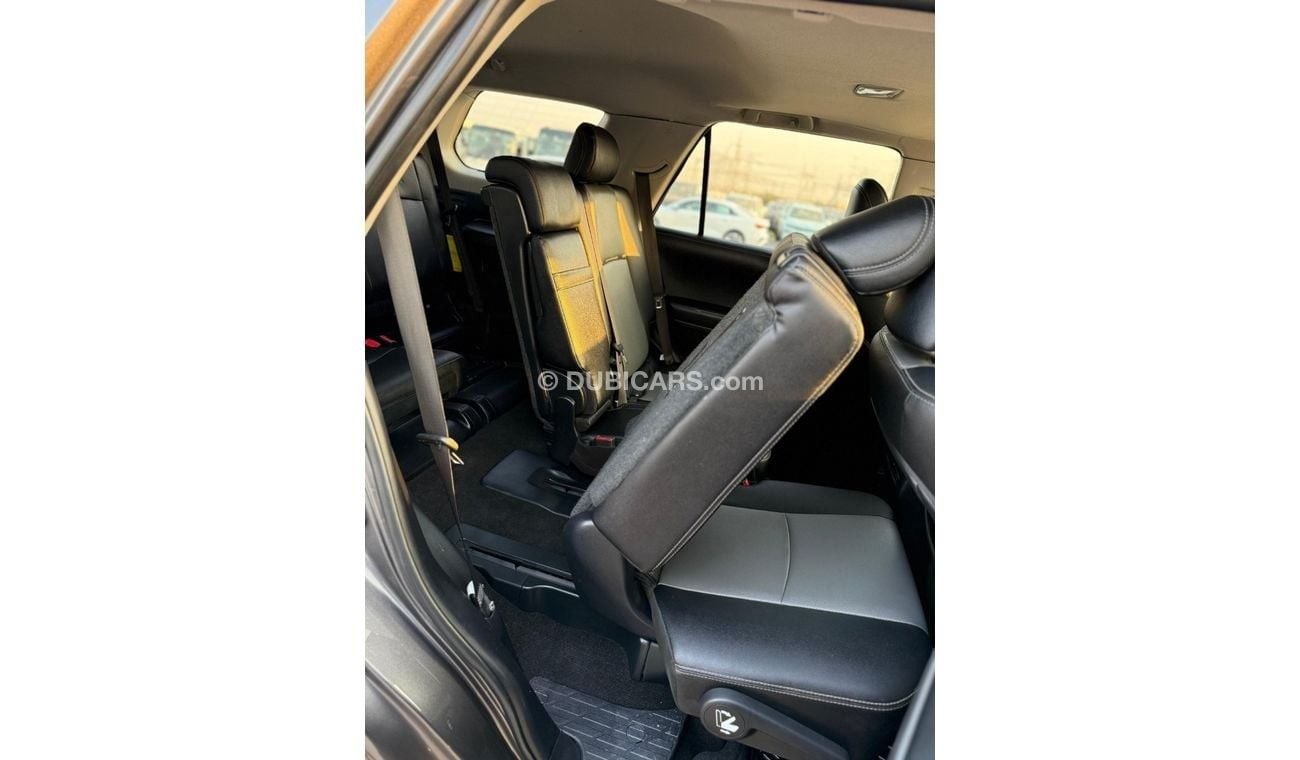 تويوتا Runner4 TOYOTA 4Runner seven seat premium Full Option