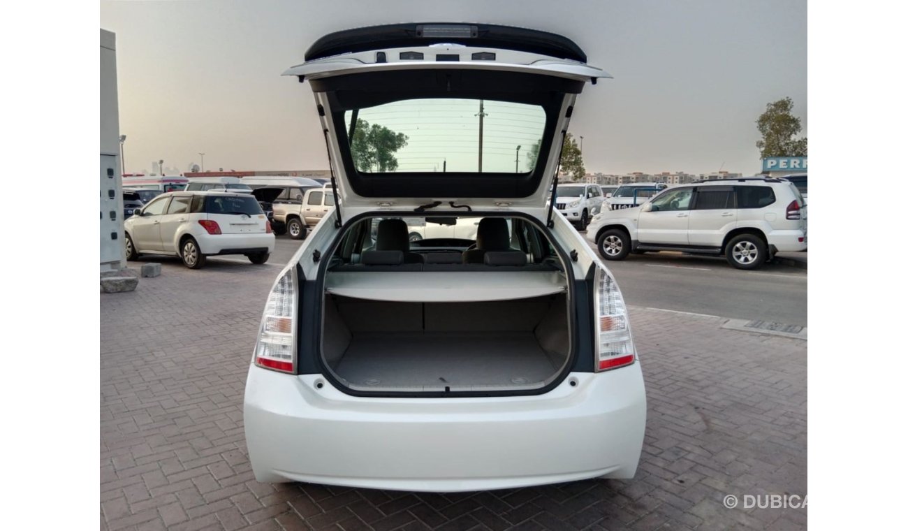 تويوتا برياس TOYOTA PRIUS RIGHT HAND DRIVE (PM1593)