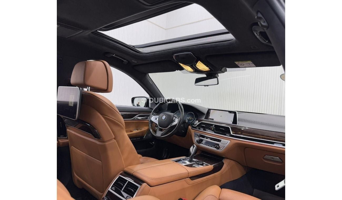 بي أم دبليو 750Li xDrive (450 HP) 2017 BMW 750Li xDrive, Warranty, Sep 2025 BMW Service Pack, Fully Loaded, GCC