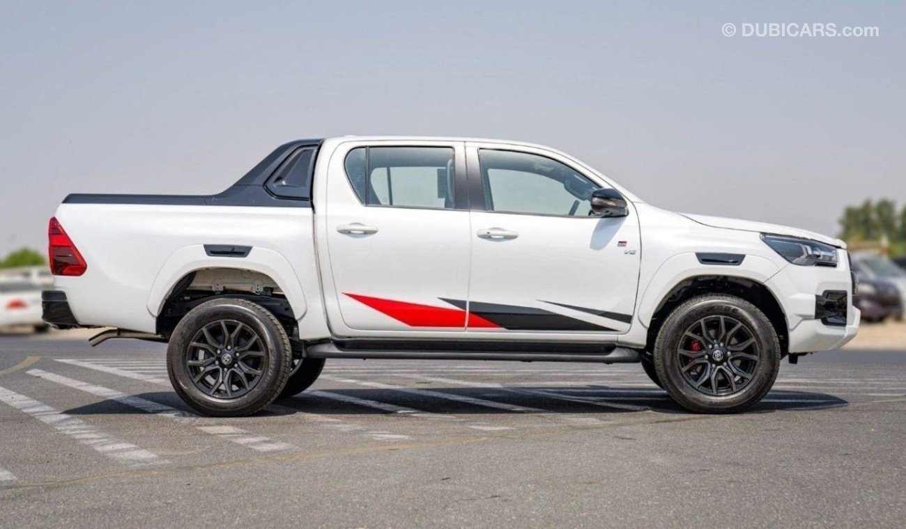 تويوتا هيلوكس DC GR SPORT 2.8D AT 4X4 - WHITE