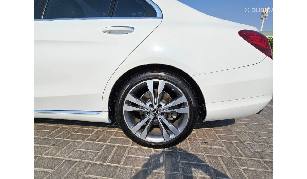 Mercedes-Benz C 300 Luxury 2.0L