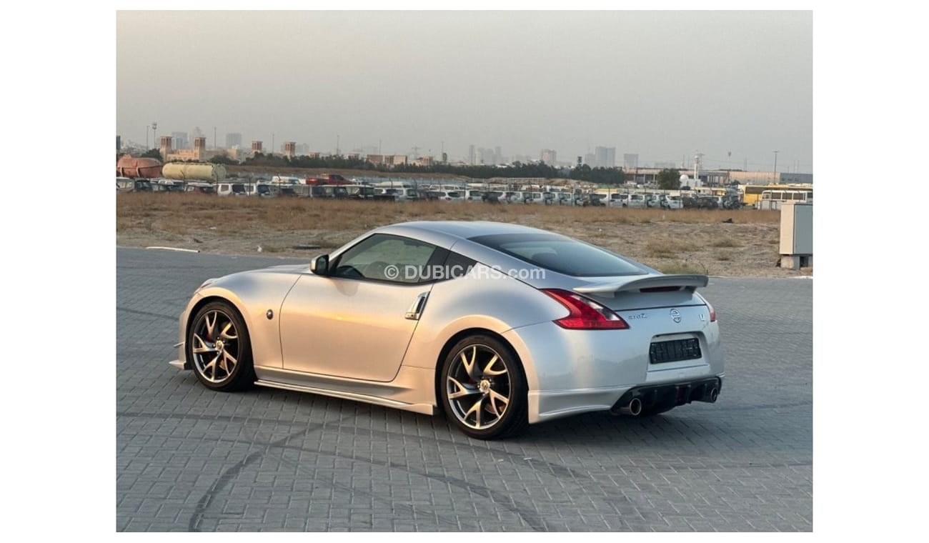 نيسان 370Z سبورت موديل 2016 خليجي حاله ممتازه من الداخل والخارج فل مواصفات