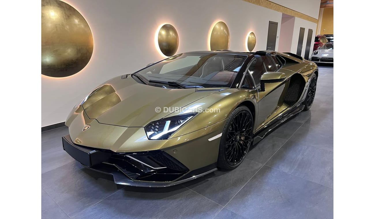 لامبورغيني أفينتادور LP780-4 ULTIMAE ROADSTER FULLY LOADED CARBON