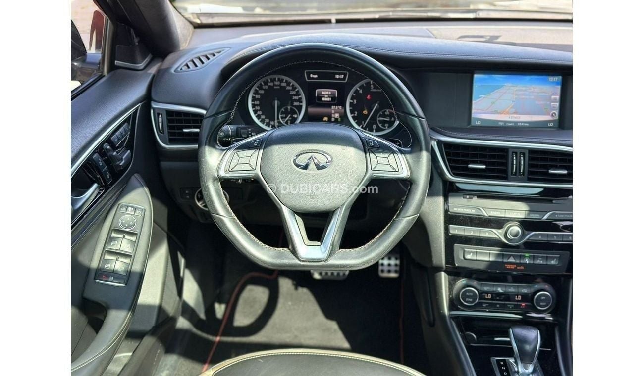 Infiniti Q30 AED 640 PM | INFINITI Q30 2.0TC  |  GCC SPECS |FULL OPTION | FUEL ECONOMICAL | 0% DOWNPAYMENT