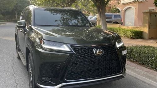 Lexus LX600