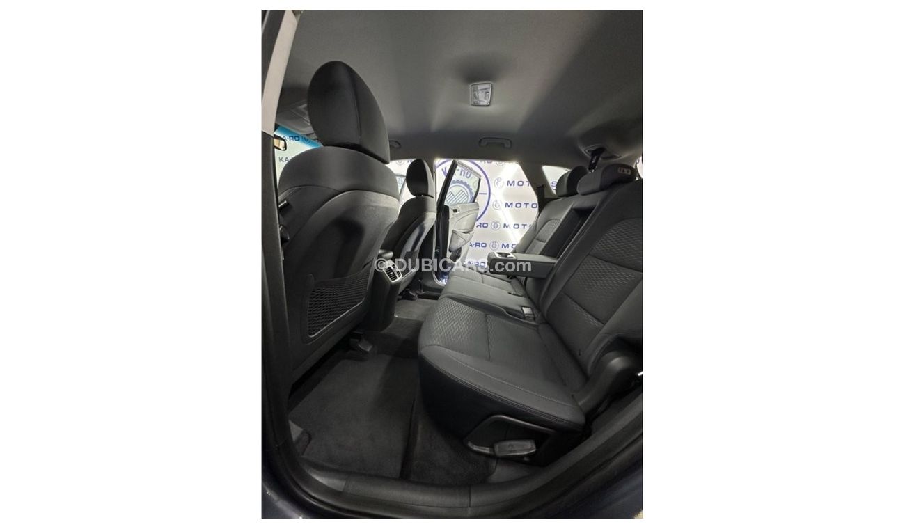 Hyundai Tucson Hyundai Tucson 2019 with a 2.0L 4wd engine in good perfect condition there are sensors of a slip zon