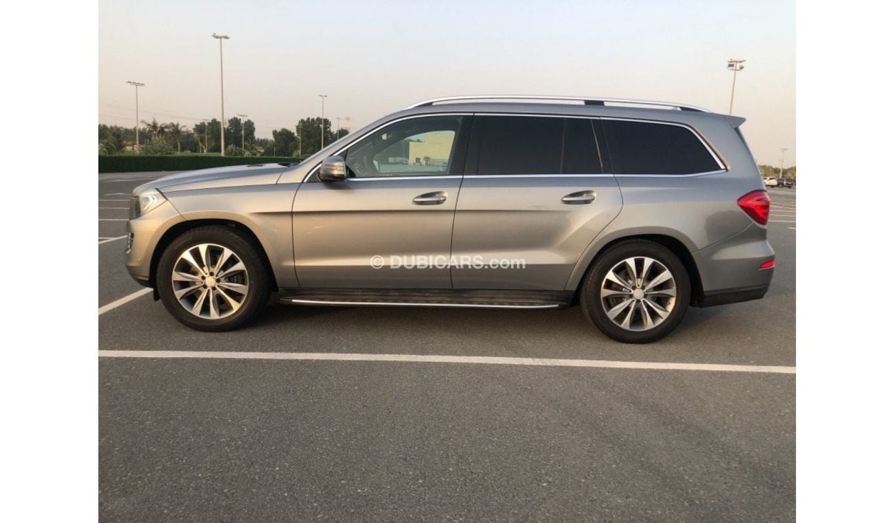 Mercedes-Benz GL 500 MODEL 2014 GCC CAR PERFECT CONDITION INSIDE AND OUTSIDE FULL ORIGINAL PAINT FULL OPTION PANORAMIC RO