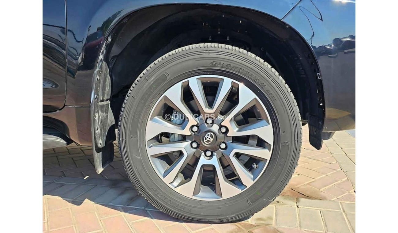 تويوتا برادو Toyota Prado VXR 2022 V4 full option 2.7 fuel petrol top the Range left hand drive very neat & clean