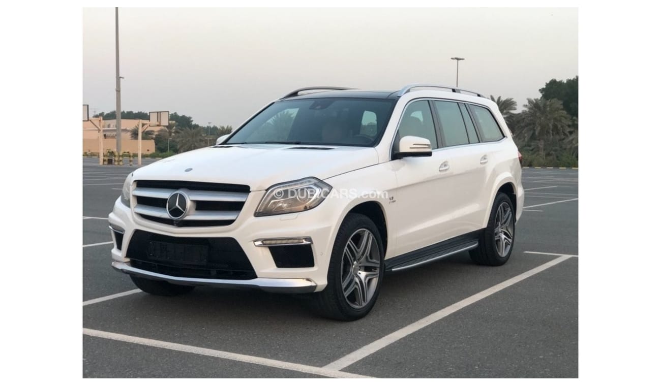 Mercedes-Benz GL 500 MERCEDES BENZ GL500 MODEL 2015 GCC CAR PERFECT CONDITION INSIDE AND OUTSIDE FULL OPTION PANORAMIC RO