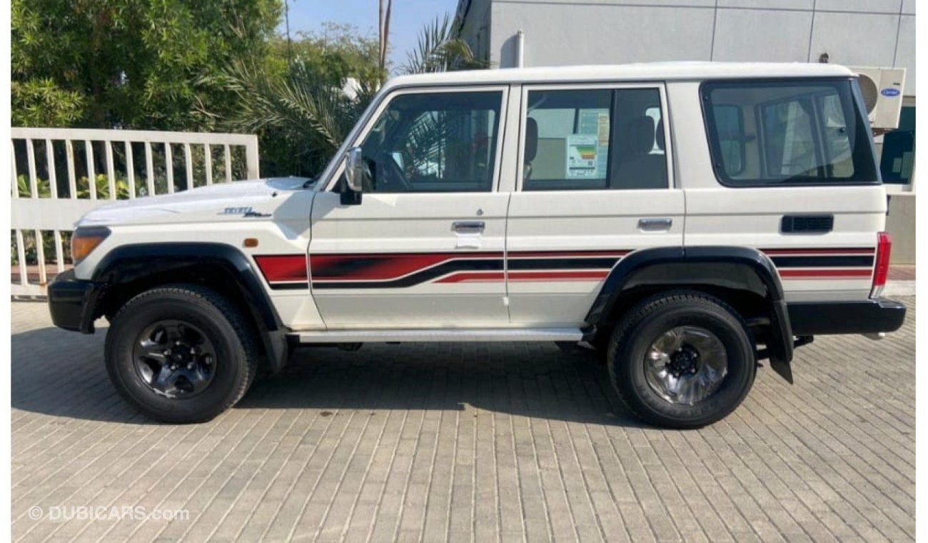 تويوتا لاند كروزر هارد توب 2023 TOYOTA LAND CRUISER LC76 70TH 4.0L GASOLINA