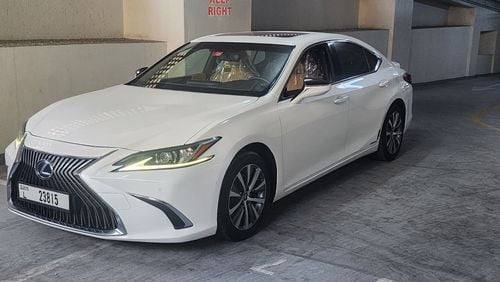 Lexus ES300h Hybrid 2.5L (204 HP)