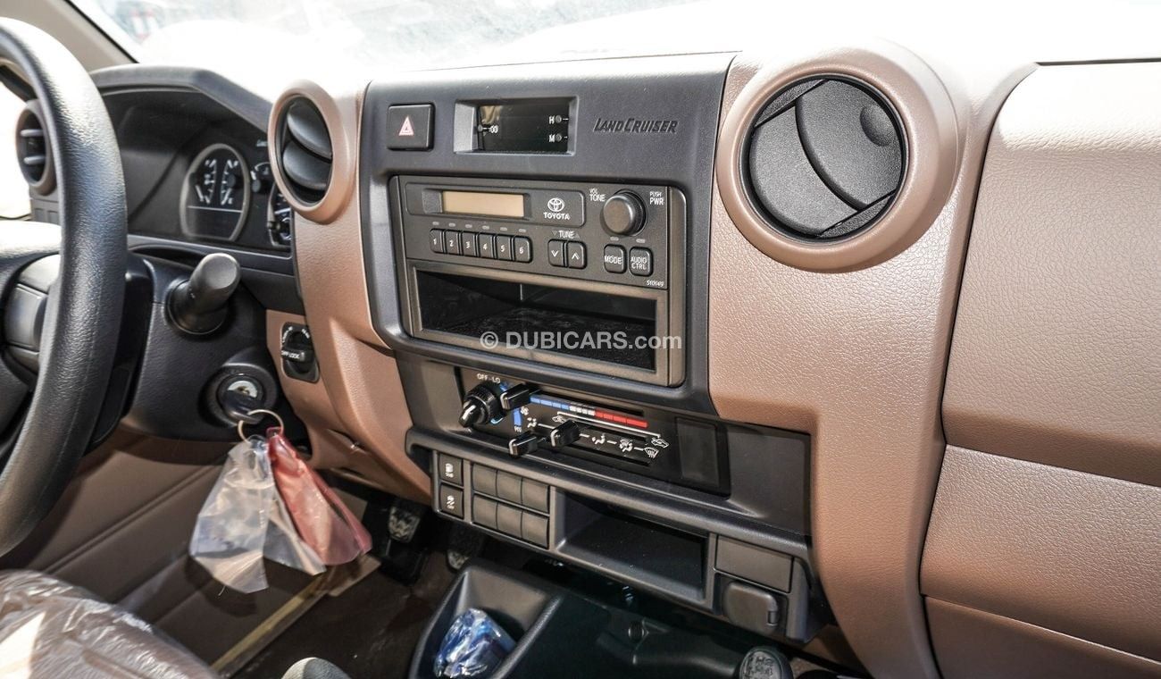 تويوتا لاند كروزر بيك آب 4.5L V8 M/T Single Cabin