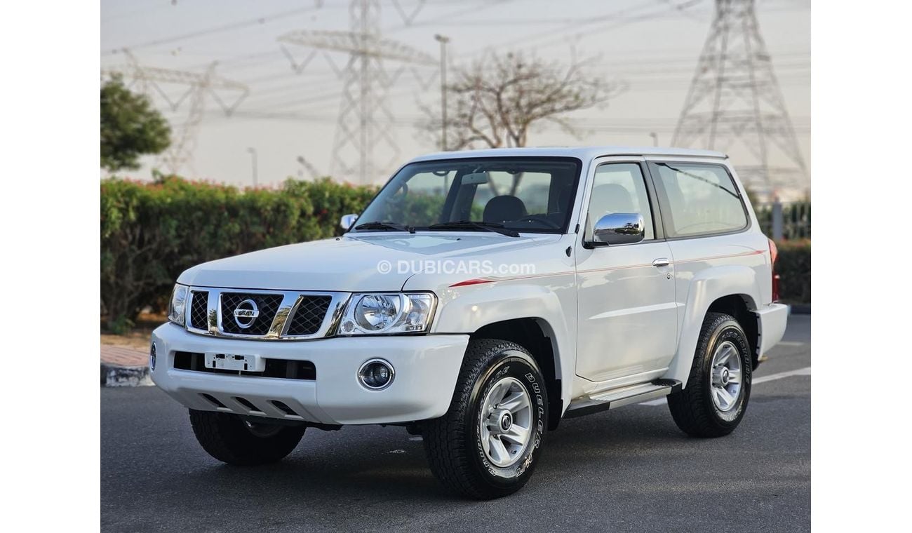 Nissan Patrol Safari GL 4.8L M/T (7 Seater)