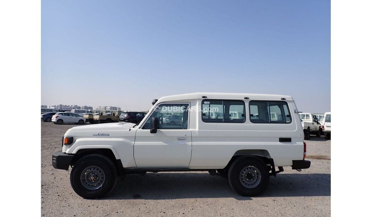 تويوتا لاند كروزر 70 2024 Toyota Land Cruiser LC78 3-Door Hardtop 4.2L V6 Diesel M/T 4x4 Only For Export