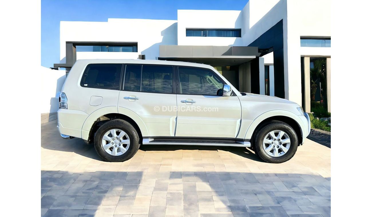 ميتسوبيشي باجيرو GLS 3.5L (186 HP) (7 Seater)