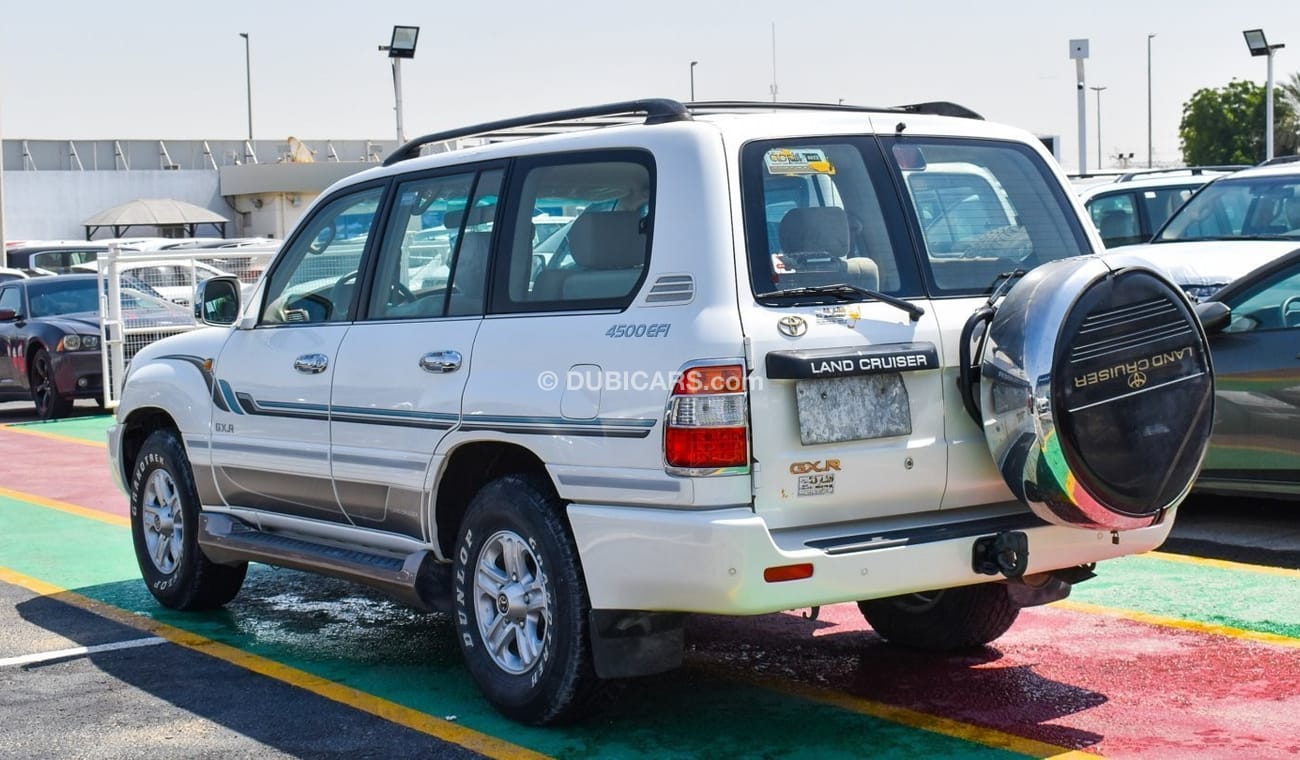 Toyota Land Cruiser GXR V6